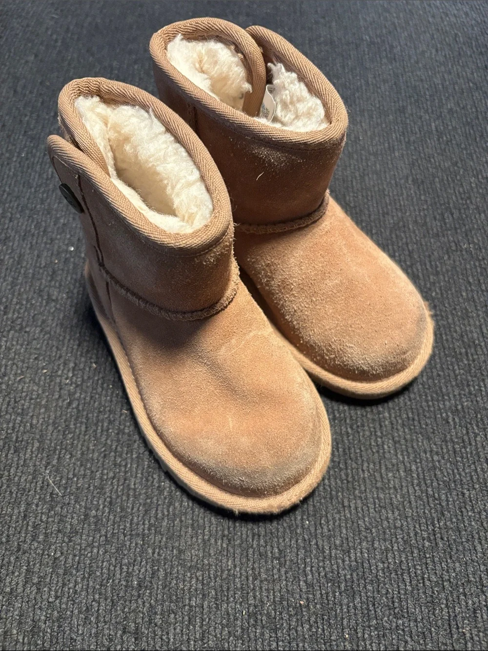 UGG Kids Chestnut Suede Shearling-Lined Boots